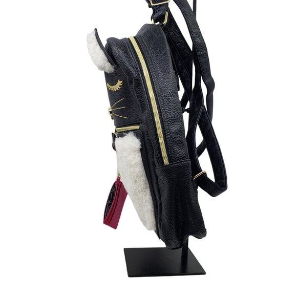 Betsey Johnson Tuxedo Cat Faux Fur Backpack Zip Around Black White Gold Hardware - Picture 7 of 12